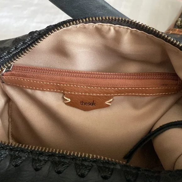 Beautiful SAK purse! In excellent used condition. - Picture 5 of 14